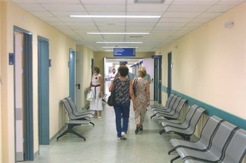 Καταργήθηκε το 25ευρω στα νοσοκομεία, έρχεται αύξηση στα τσιγάρα