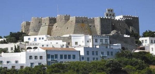 Το ιδιοκτησιακό καθεστώς περιουσίας της Μονής της Πάτμου αμφισβητεί η κυβέρνηση