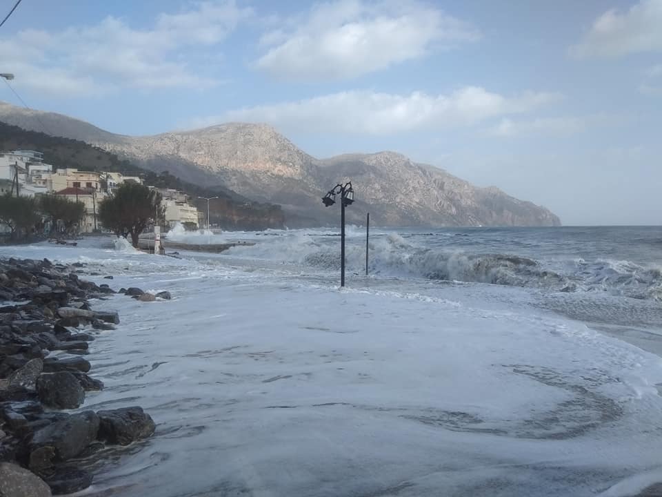Καταγραφή ζημιών στις οικίες από την πρόσφατη θεομηνία στην Κάρπαθο