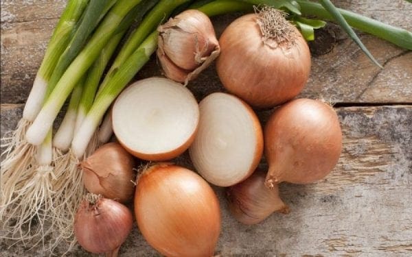 Τρεις λόγοι για να τρώτε πιο συχνά κρεμμύδια