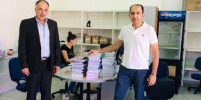 Παρέδωσαν γραφική ύλη στο κοινωνικό παντοπωλείο