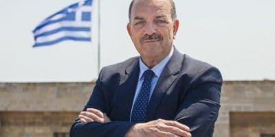“…αν χρειάζεται προστασία για να κυκλοφορεί δημόσια στο δήμο του. Τότε … δεν κάνει για Δήμαρχος Ρόδου”